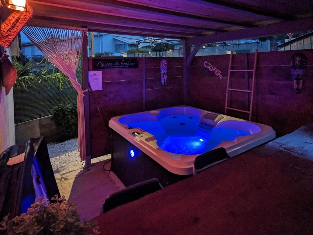 Love Room Avec Spa Nérac Exterior foto